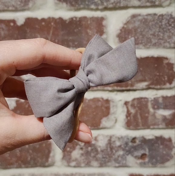 Labubu Gray Bow Headband - Picture 3 of 3